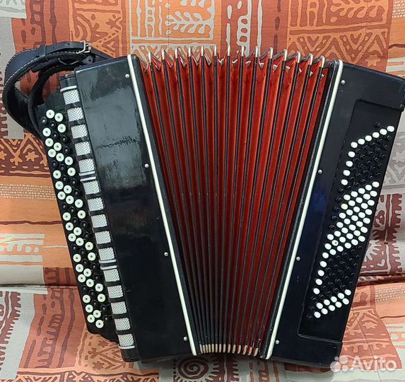 Баян кировский заказной цельнопланочный