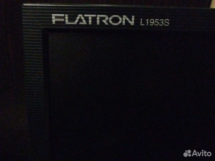 Монитор LG L1953S