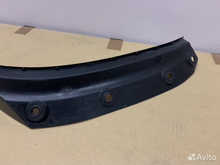 Renault Duster (12-20) наклалка заднего крыла RH