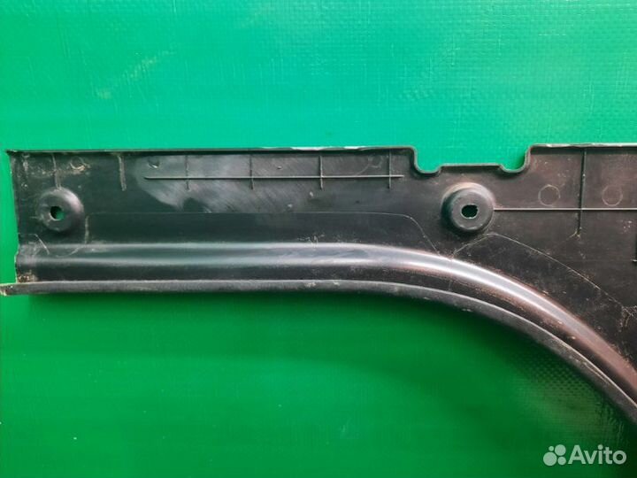 Накладка проема багажника правая Hyundai Elantra