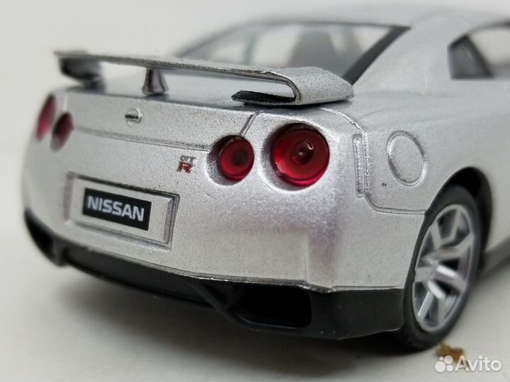 Nissan GT-R1:43