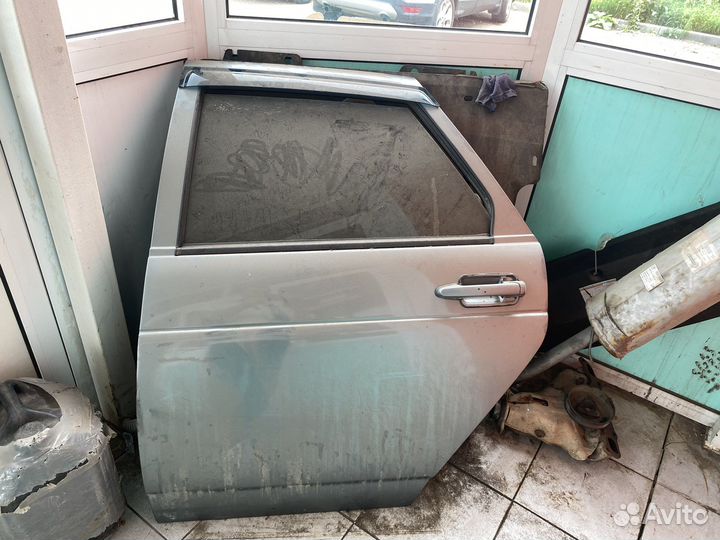 Дверь задняя правая Лада Приора
