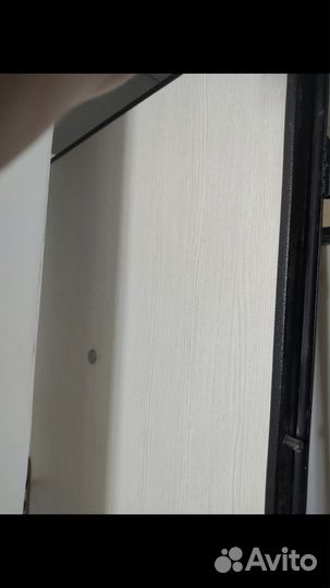 Дверь входная металлическая от застройщика