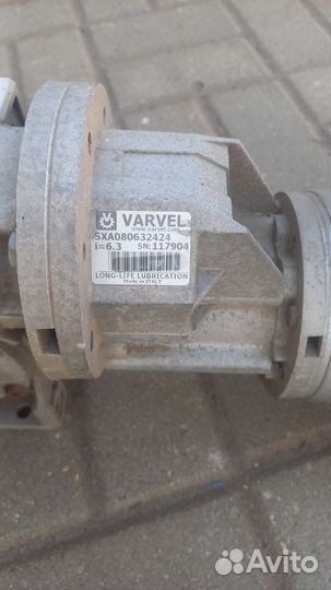 Электродвигатель с редукторами