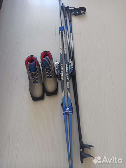 Лыжи беговые (ботинки 37 размер)