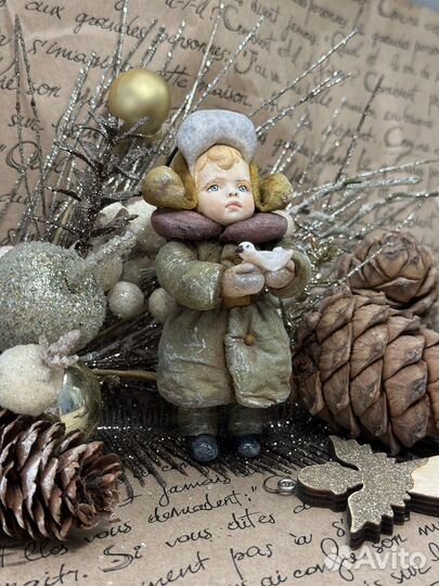 Ватная елочная игрушка «Мальчик с птичкой»