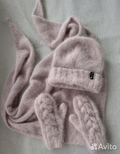 Комплект из ангоры ручная работа