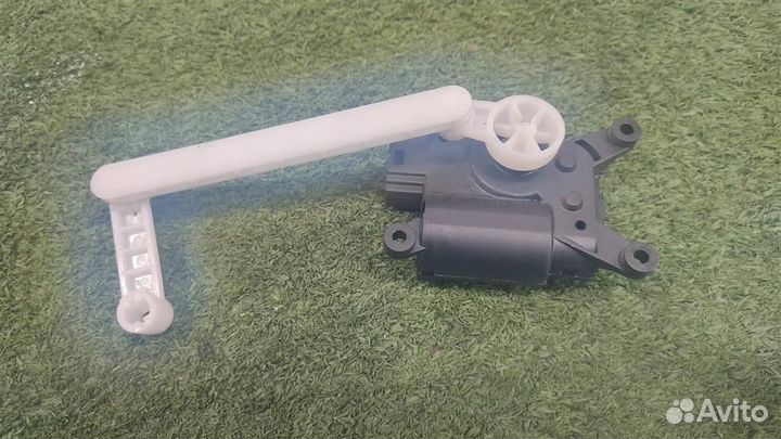 Моторчик заслонки печки Peugeot Expert 2010
