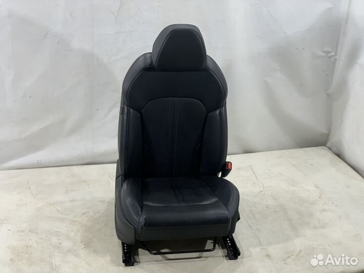 Сиденья комплект KIA K5 DL3