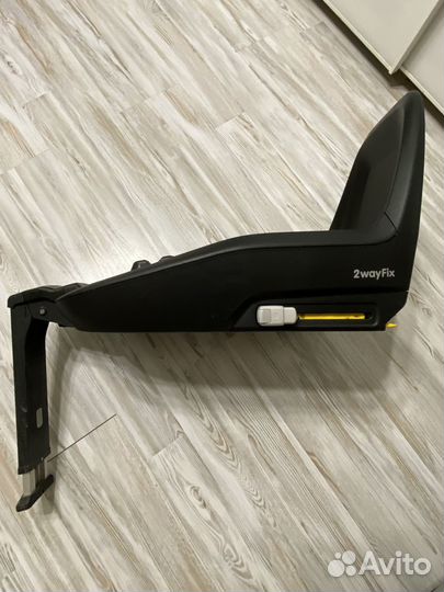 База (нога) 2wayFix и автокресло Maxi-Cosi