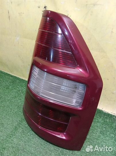 Фонарь задний правый Mitsubishi Pajero /Montero