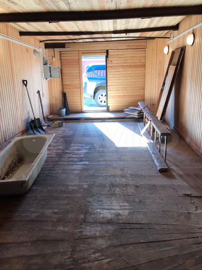 Гараж, > 30 м²