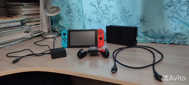 Nintendo switch(2 ревизия ). + игра Animal crossi