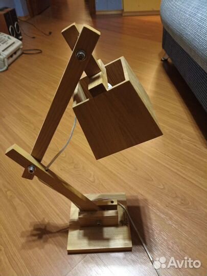 Лампа настольная