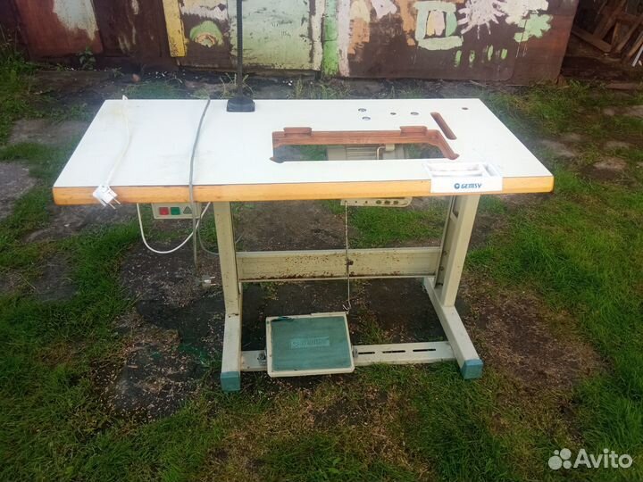 Продам стол для швейной машины с двигателем