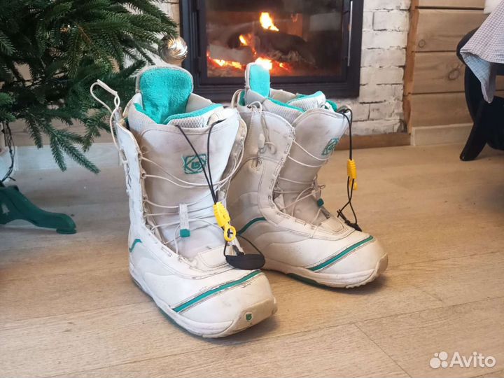 Ботинки с подогревом от Burton 40-41 размера