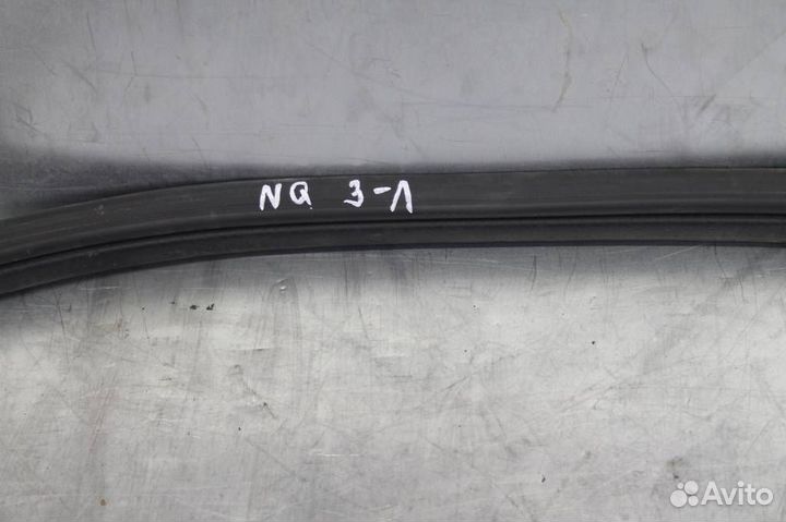 Уплотнитель кузова задней левой двери Nissan Qash