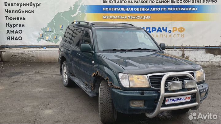 Обшивка двери задней правой Toyota Land Cruiser 10