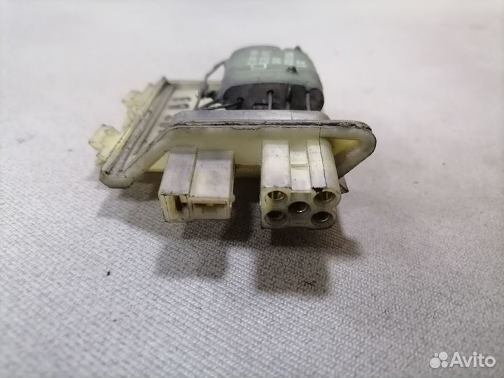Реостат печки Volkswagen Passat B 3 1988-1993