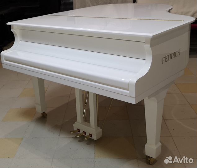 Кабинетный рояль Белого цвета Feurich, mod. 178