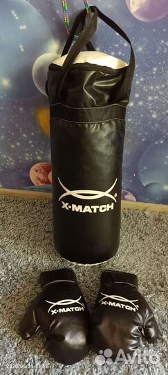 Боксерская груша и перчатки для ребенка 3-7 лет