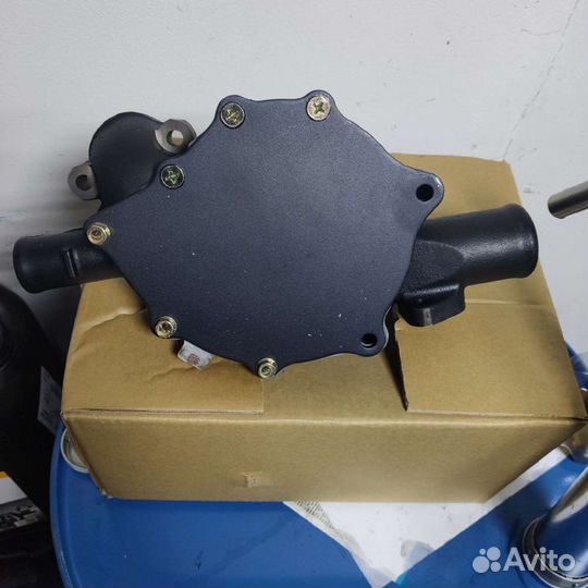 Помпа водяная Hino K13C