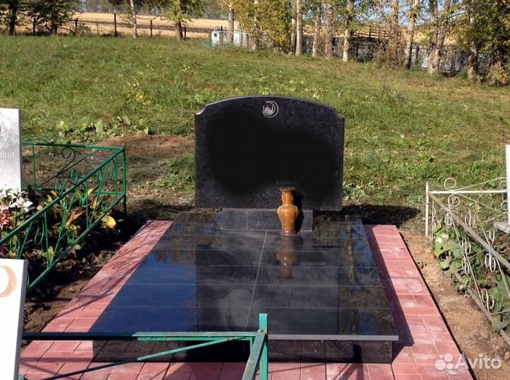 Изготовление и установка памятников с плиткой