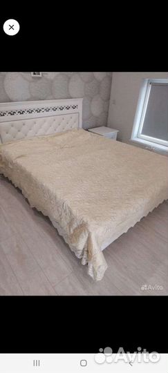 Пледы и покрывало