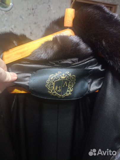 Шуба норковая с капюшоном (из цельной норки)