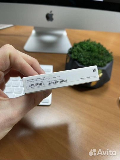 Беспроводная зарядка Apple MagSafe