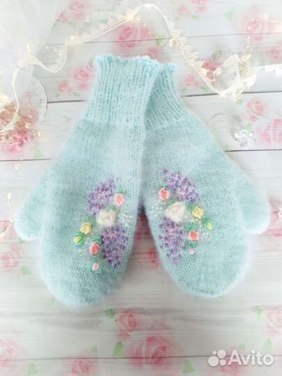 Варежки с вышивкой женские тёплые и пушистые