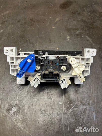 Блок управления печкой Renault Logan lsra K7J 2010