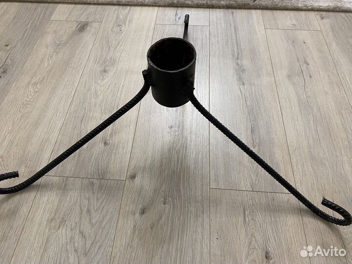 Подставки под елку из металла