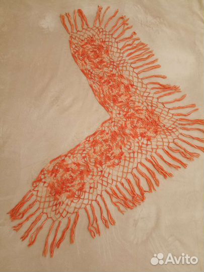 Шаль вязаная ажурная ручной вязки крючком