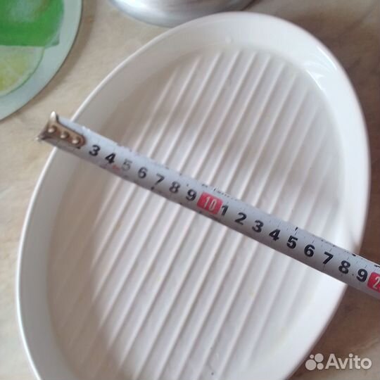 Блюдо большое, контейнер с крышкой