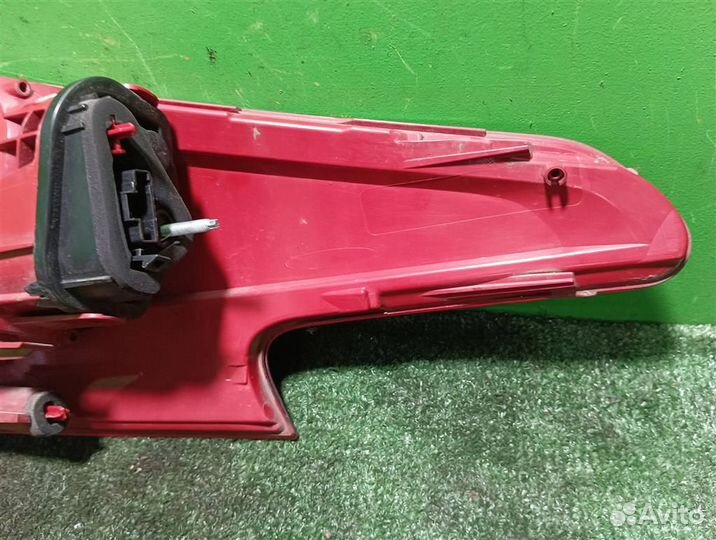 Фонарь задний наружный левый Citroen C5 2009