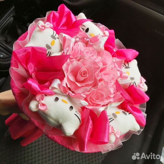 Букет из мягких игрушек Китти