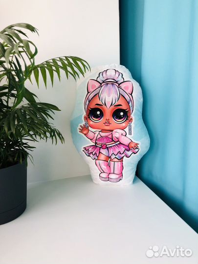 Плюшевые подушки-обнимашки с мерцающими глазками