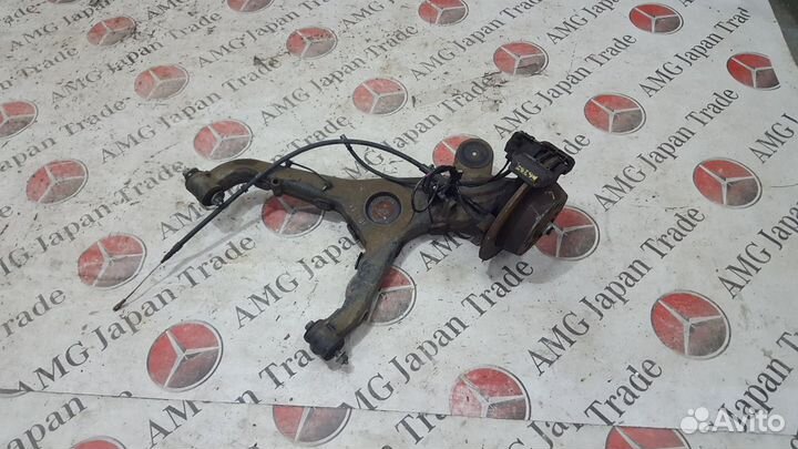 Ступица задняя в сборе с рычагом на Mercedes W638