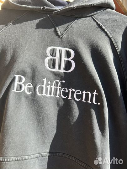 Balenciaga be different hoodie с футболкой