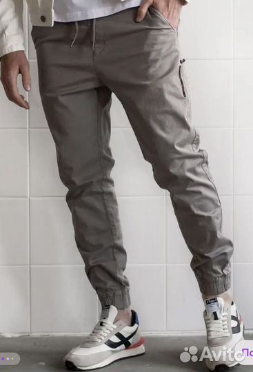 Брюки-джоггеры серые 46 размер