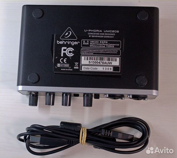 Внешняя аудиокарта Behringer U-phoria UMC202