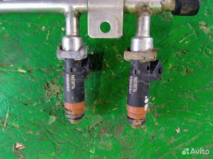 Топливная рампа с форсунками ваз Kalina