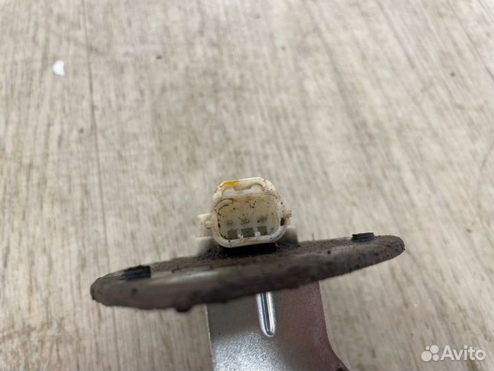 Датчик уровня топлива Mitsubishi Pajero 4 V87W