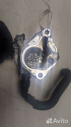 Насос вакуумный Nissan NV200, 2012