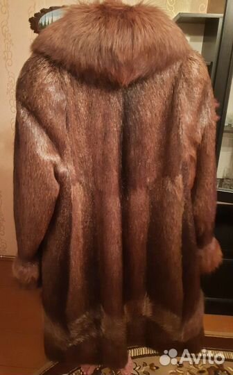 Шуба из нутрии с воротом из песца