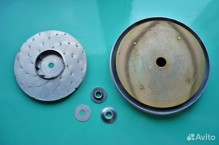 Детали двигателя пылесоса Тайфун 70-80-х год. СССР