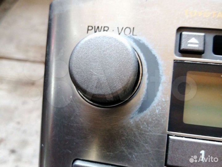Магнитола Toyota Avensis