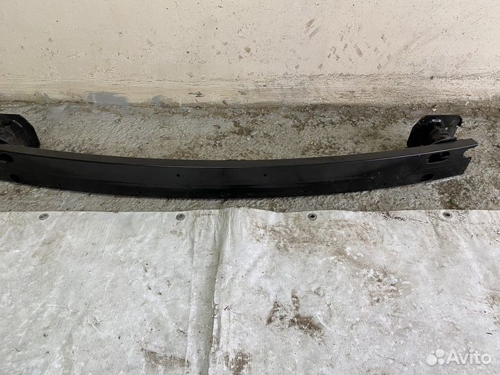 Усилитель бампера Rav4