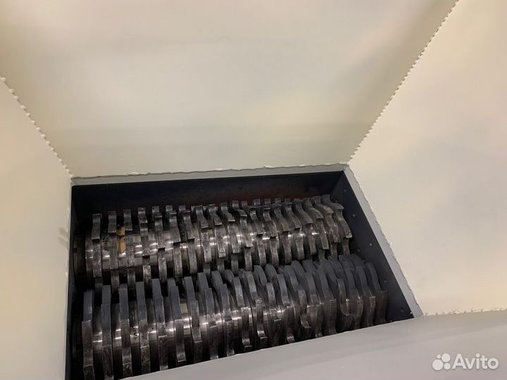 Шредер для пластика, стекла, резины, дерева